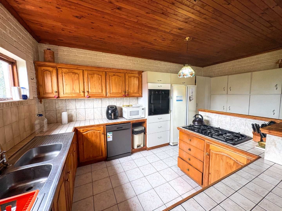 4 Bedroom Property for Sale in Stilbaai Wes Western Cape